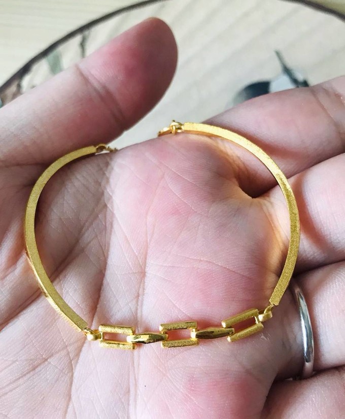 潮宏基时尚戒指怎么样 精致时髦的黄金手镯_什么值得买