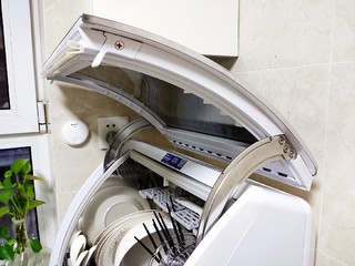 小户型也可以有个小型台式洗碗机