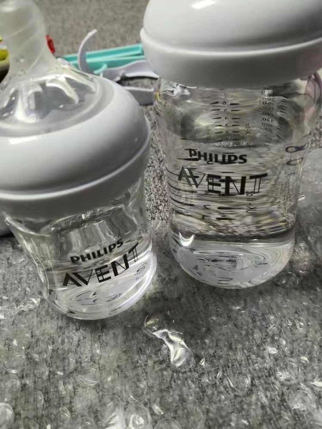 外柔内刚的奶瓶，硅胶和玻璃的合体 