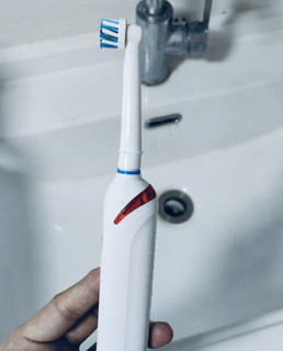yyds-欧乐B- P400电动牙刷