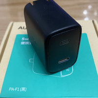 可折叠18w PD快充充电器