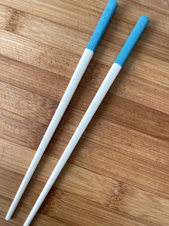筷子表面光滑,非常容易清洗