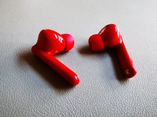 超高性价比+降噪蓝牙耳机+骚红色