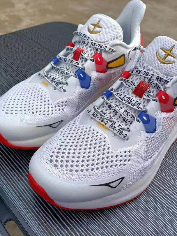 361°跑鞋怎么样 高达联名,心目中的q弹好鞋_什么值得买