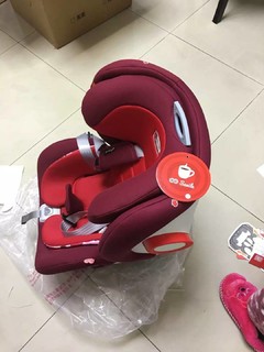 一岁宝宝的安全椅