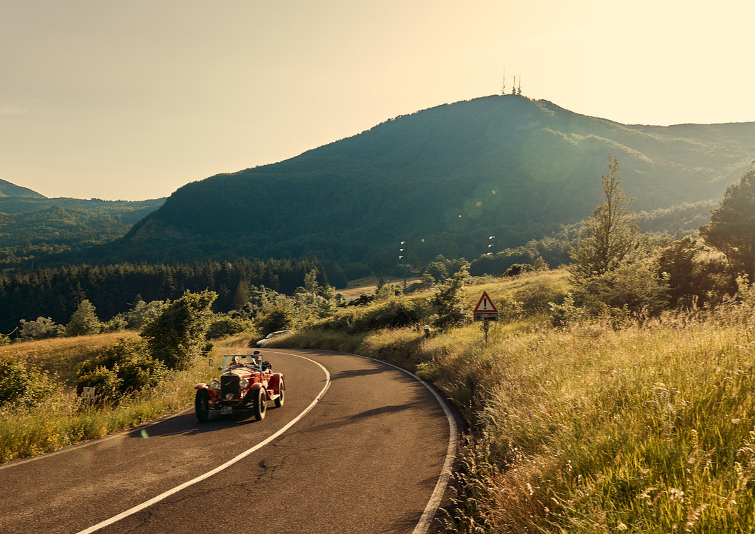 萧邦Mille Miglia Raticosa计时码表，灵感来源于最美公路赛道