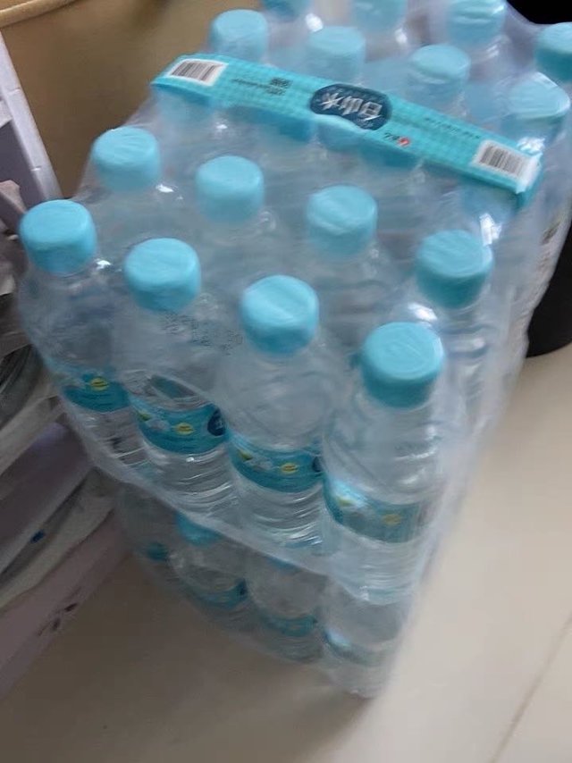 水