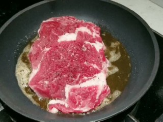 牛肉是最好吃的肉，雪花牛扒易做好吃