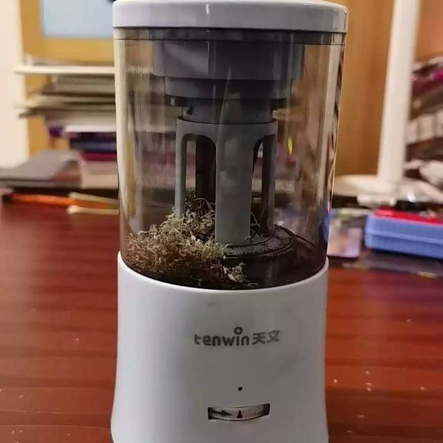 天文电动削笔刀