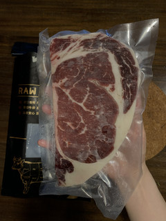 京东这款原切眼肉牛扒，肉汁丰富奶香十足