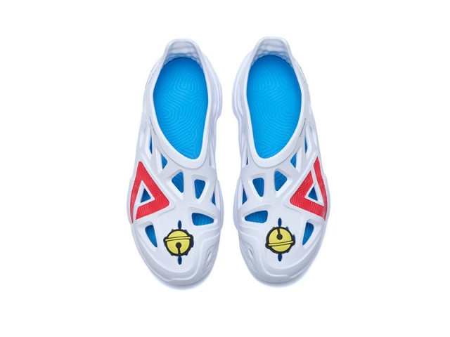太萌了！哆啦 A 梦 x 匹克态极洞洞鞋即将发售！