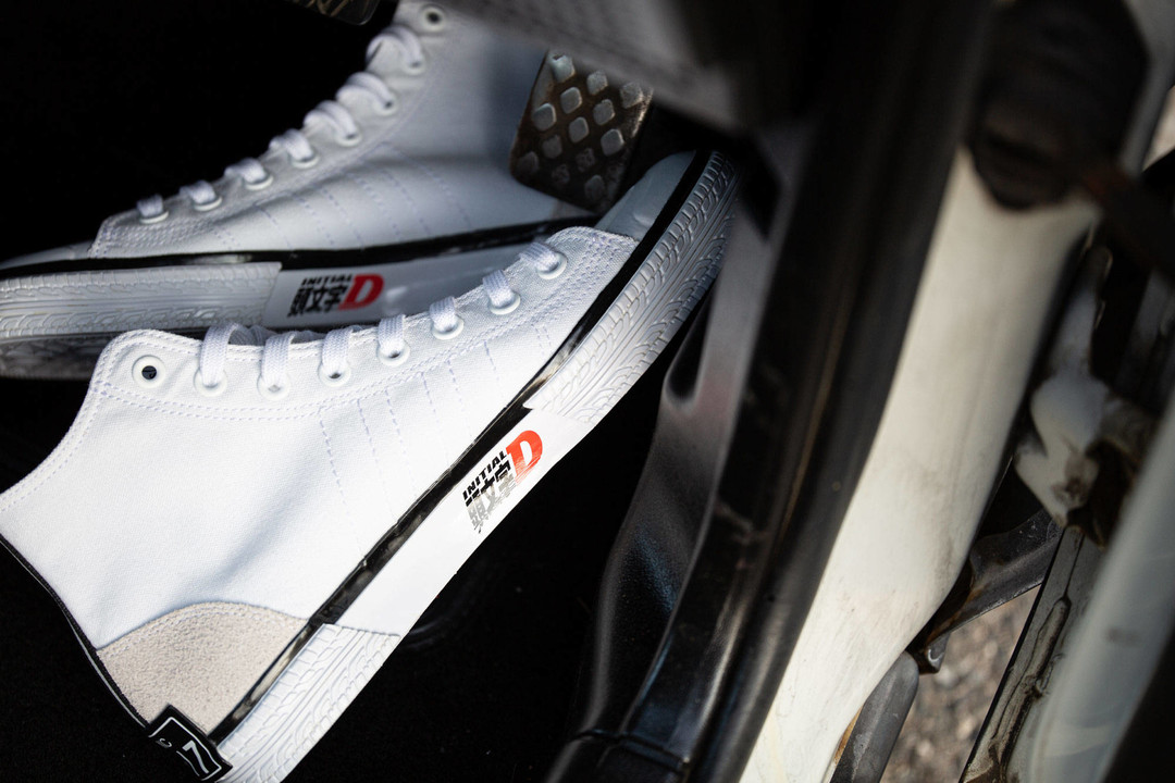 BAIT x adidas 推出《头文字D》主题休闲鞋，突然想起年轻的周董和陈冠希