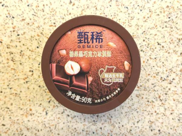 yili伊利黑巧克力口味雪糕270g