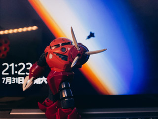 万代高达系列夏亚专属红魔蟹把玩体验