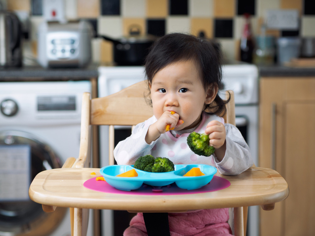这几种食物尽量不要给宝宝吃，小心伤害大脑！
