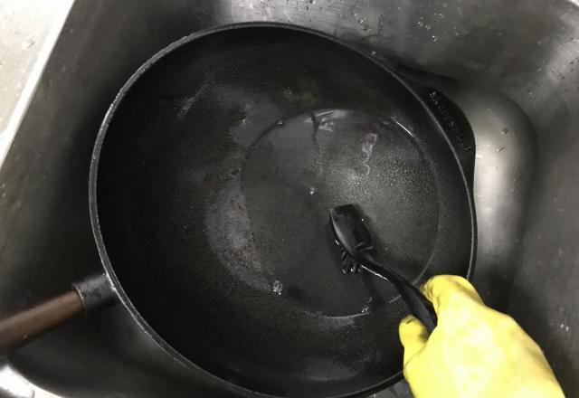 涨知识啦｜到手的铁锅如何正确开锅？