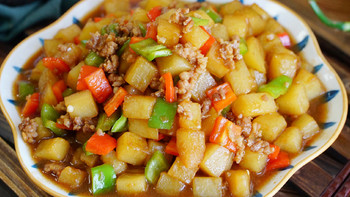 日常三餐 篇四十九：夏秋换季，土豆的最佳吃法，“贴秋膘”很营养，秋季下饭好菜 