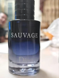 冷冽的代表Dior男旷野淡香水 