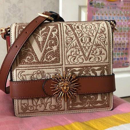 VH刺绣斜挎方包评测：复古刺绣带来满满的文艺气息