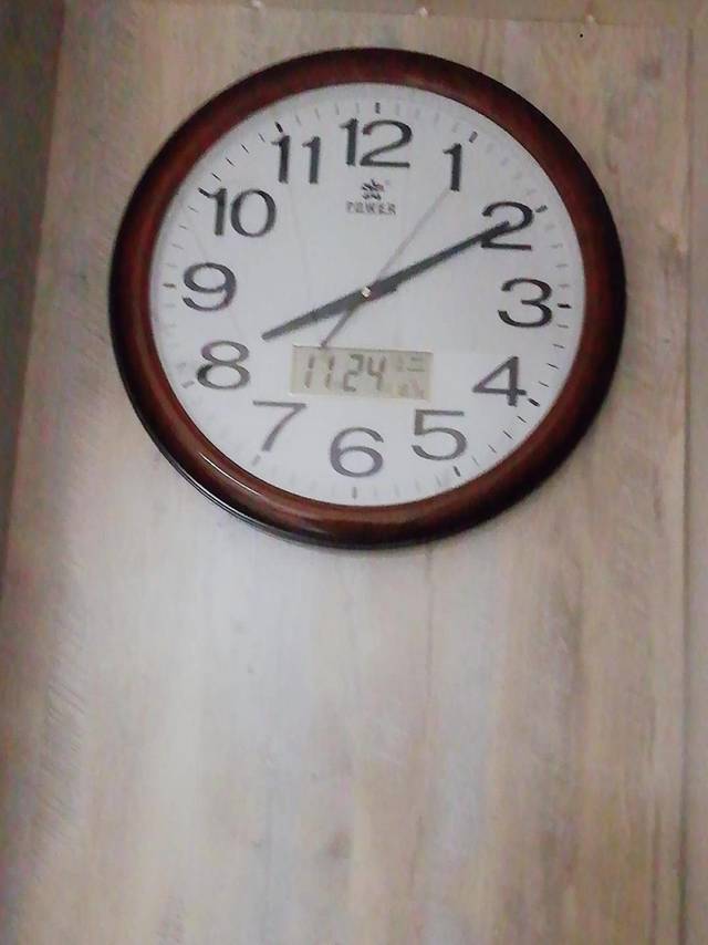 客厅挂钟