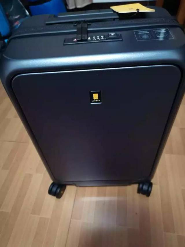 行李箱