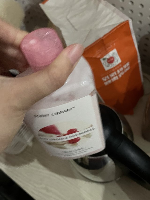 气味图书馆小红莓身体乳