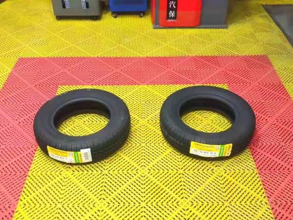 一次自驾前的完美换轮胎