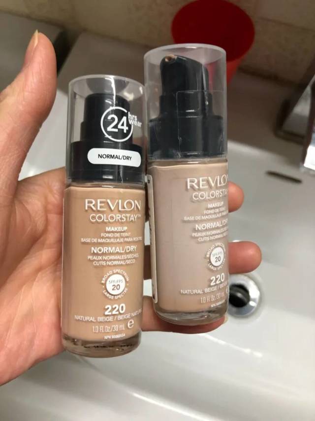 这个粉底液个人觉得很好用,上妆很服帖