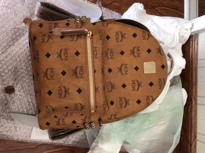 Mcm双肩背包怎么样铆钉背包mcm经典款中号双肩包 什么值得买