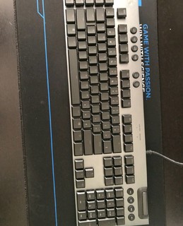罗技G813机械键盘