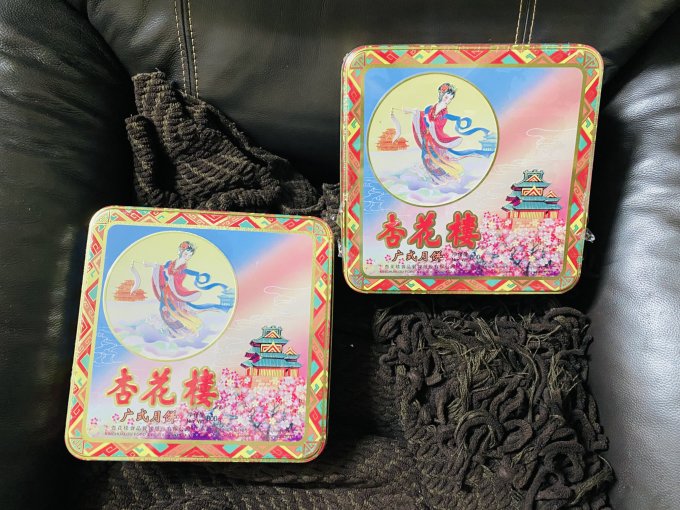 传统广式月饼代表杏花楼铁盒装