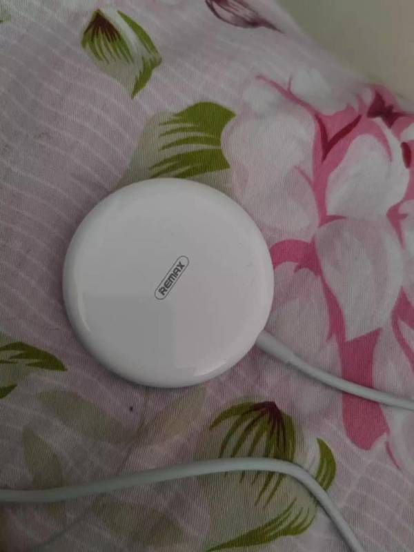 百亿补贴remax睿量rpw28磁吸无线充电器15w