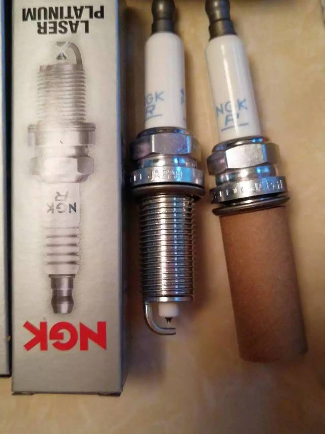 NGK 双铂金火花塞