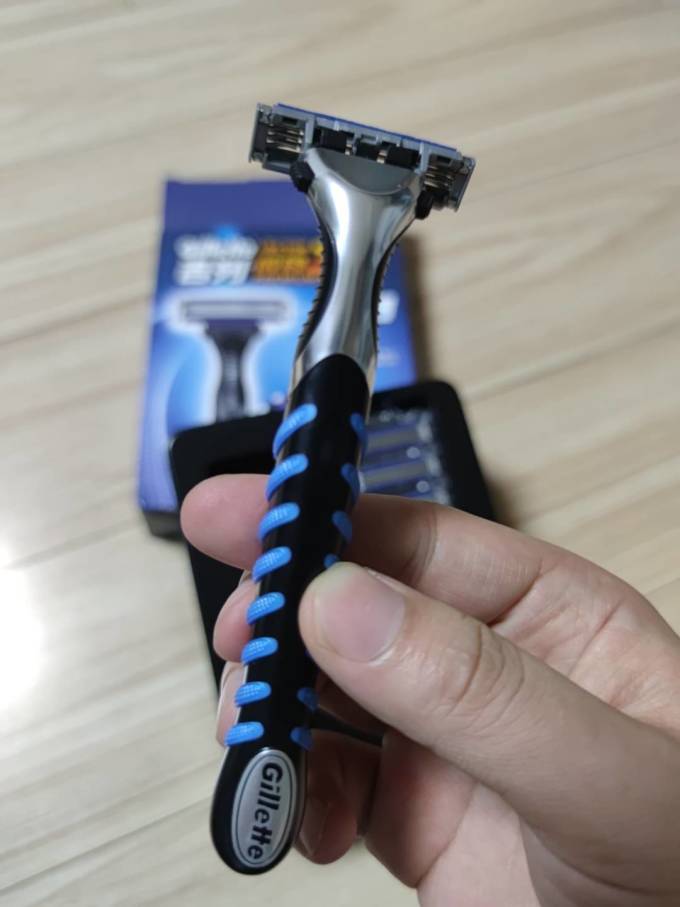 吉列手动剃须刀怎么样好用吗 剃须舒适的吉列威锋3_什么值得买