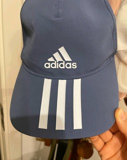 Adidas运动帽子