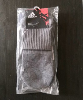 Adidas运动袜子