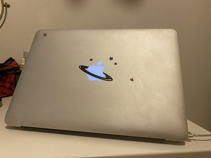 苹果macbook air a1466 2013款普通笔记本怎么样 带灯的老款:macbook