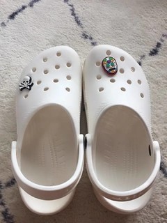 白宇同款 crocs洞洞鞋