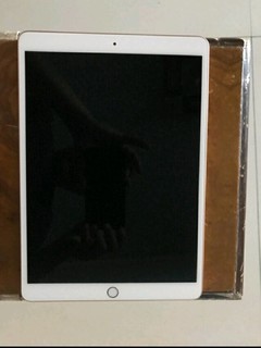 入手的第二块苹果平板， iPadair3