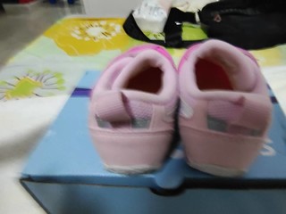 宝宝的第一双鞋子