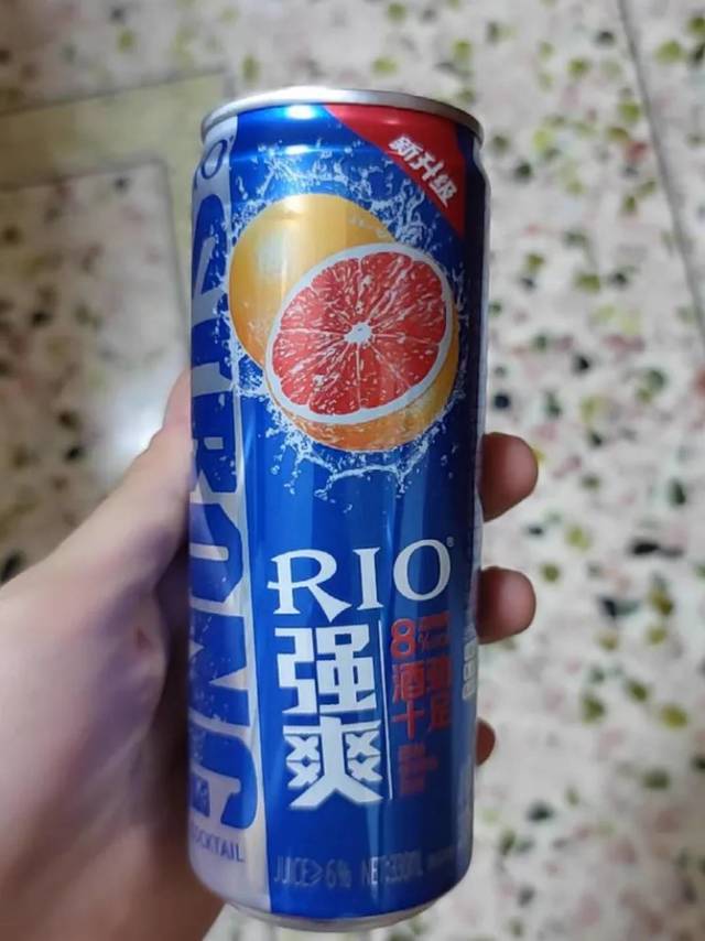 我喜欢喝rio,这款酒精度八度的当啤酒喝