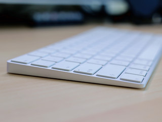 最适合搭配Mac的经典苹果蓝牙键盘