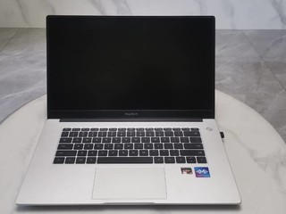 荣耀MagicBook，轻松应付日常办公