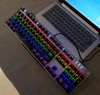 绚丽多彩的机械键盘