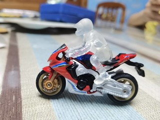 多美卡36号摩托车本田CBR1000RR