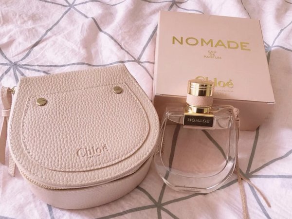 这个香水呢!首先吸引我的是可爱的瓶子