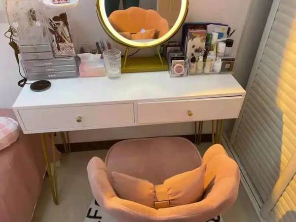 化妆凳子轻奢梳妆台