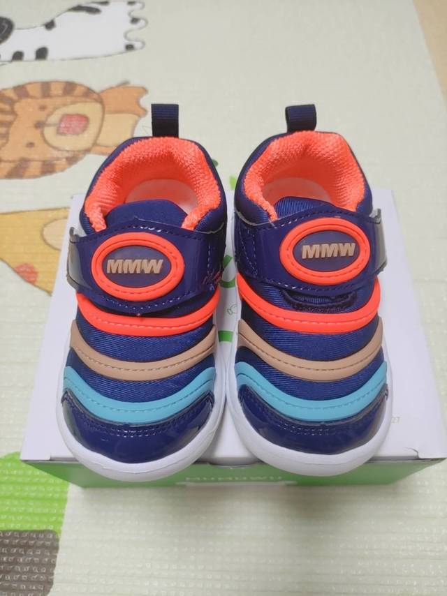 轻便舒适 毛毛虫童鞋