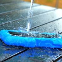 移动存储还在用U盘？这个移动硬盘速度快容量大，还有三防功能