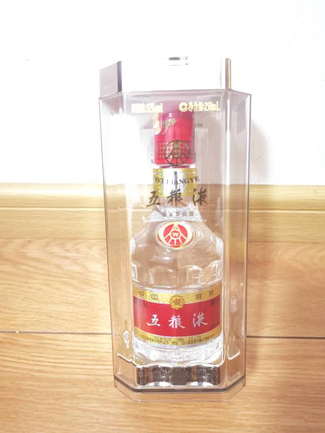 浓香型白酒标杆性产品水晶五粮液